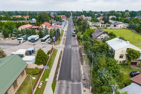 Województwo remontuje kolejne drogi. Prace trwają w Drużbicach i Szczercowie
