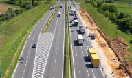 A2 Łódź–Warszawa coraz bliżej wielkiej przebudowy. Podpisano trzecią umowę. Jak poszerzyć autostradę aby nie zablokować ruchu?