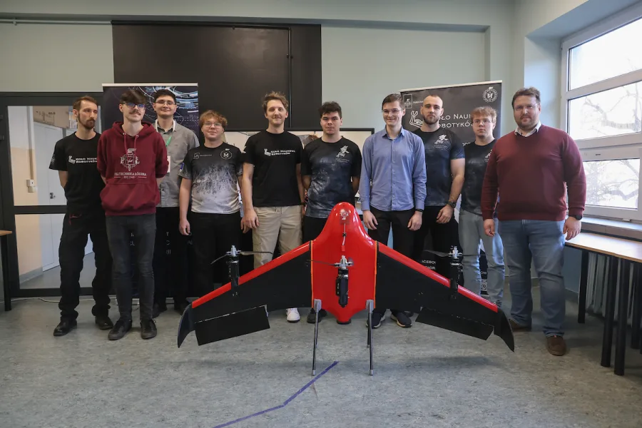 Studenci z Łodzi budują „łowcę dronów”. Projekt z Politechniki Łódzkiej może mieć znaczenie dla wojska
