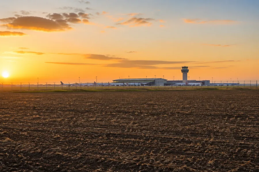 Zaliczki za grunty pod Port Polska już wypłacane. Mieszkańcy dostają 85% na start  unty pod Port Polska. Co naprawdę oznacza ten przełom?