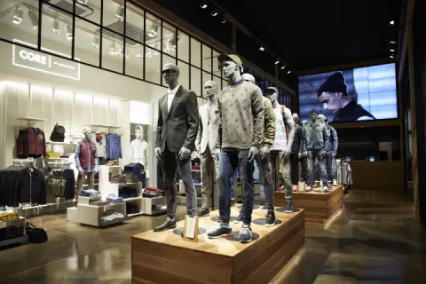 JACK & JONES otwiera jubileuszowy salon w Rzgowie. To dziesiąty outlet marki w Polsce