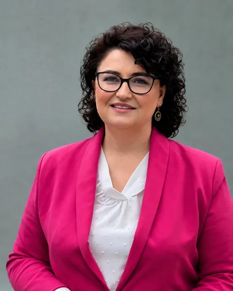 Pabianice: Co dalej z pracownikami „Żarówki”? Dyrektor PUP wyjaśnia, kiedy urząd może pomóc