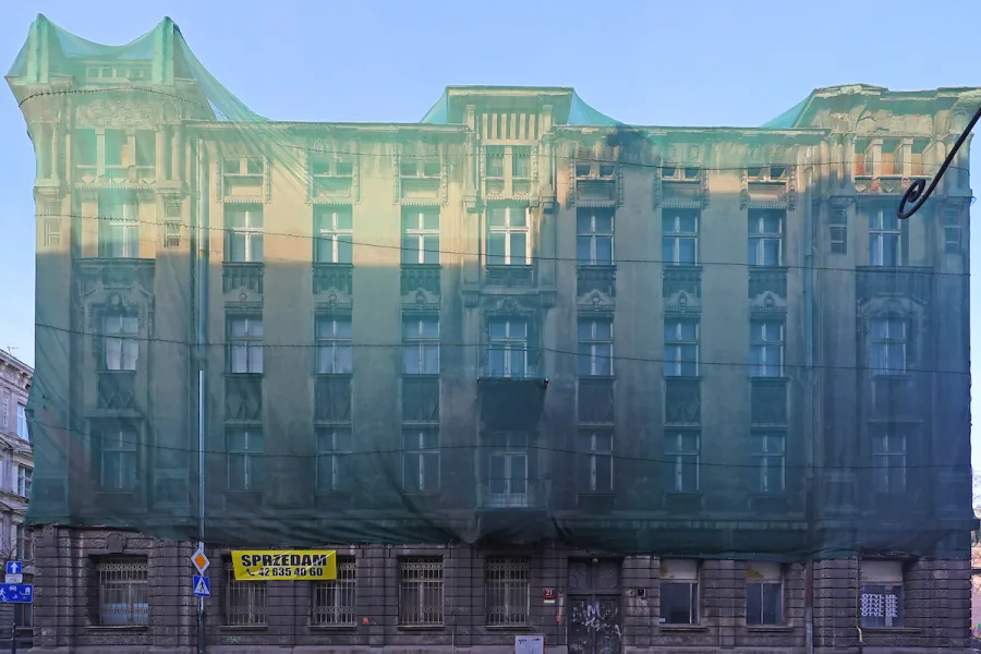 Kamienica „pod Motylem” w centrum Łodzi na sprzedaż. Uniwersytet Łódzki przygotowuje przetarg