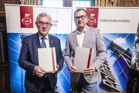 Politechnika Łódzka wchodzi w program iStudies. iSpot i Apple ruszają ze współpracą dla studentów