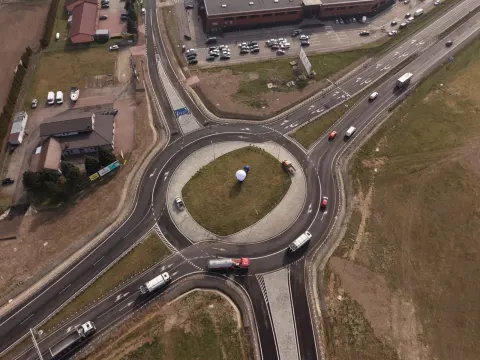Nowe rondo i 380 hektarów inwestycyjnych w Rzgowie. Mała inwestycja otwiera duże możliwości inwestycyjne