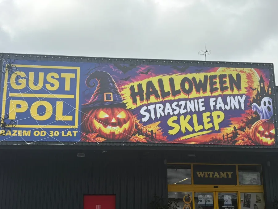Jesień w Gustpolu. Od zniczy i dekoracji po Halloweenowe hity