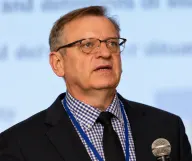 Prof. Krzysztof Konecki: „Agresja nie jest wyłącznie problemem jednostki. To szerszy problem społeczny”