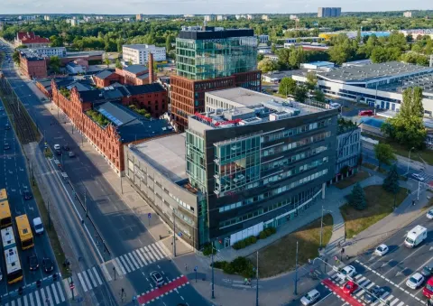 Forum 76 rośnie w siłę. Bank Millennium powiększa biuro, Żabka wzmacnia ofertę usługową