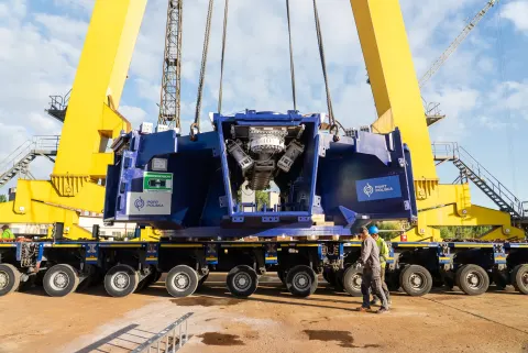 145 ton jedzie do Łodzi. Ostatni kluczowy element gigantycznej maszyny TBM jest w drodze