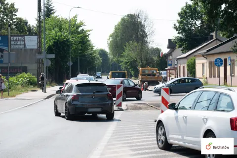 Drogowcy weszli na jedną z głównych ulic Bełchatowa. Po Wojska Polskiego przyjdzie czas na Czaplinecką