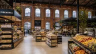 Auchan wchodzi do Fuzji. Nowy supermarket powstaje w fabrycznych wnętrzach Scheiblera