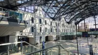 Dziesięć lat po otwarciu Łódź Fabryczna nadal walczy o najemców. Kawiarnia i centrum medyczne opóźnione, pojawi się Żabka