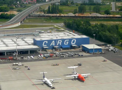 Port Polska kompletuje projekty strefy cargo. Trzecia umowa obejmuje obsługę ładunków i służby kontrolne