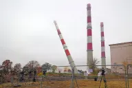 Trzy gigantyczne kominy EC-2 runęły w pół godziny. 120 kilogramów materiałów wybuchowych i ponad 1500 odwiertów