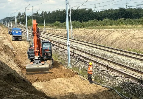 Biała Rawska wychodzi z kolejowego cienia. Ruszyła budowa stacji na CMK