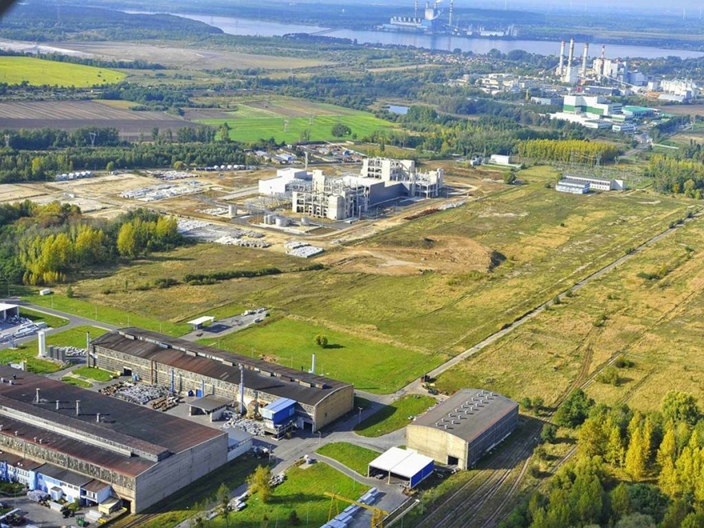 Tuż obok granic województwa łódzkiego rośnie nowy ośrodek przemysłowy. Za 870 milinów powstaje w Koninie nwoczesny zakład chińskiego producenta JS Energy