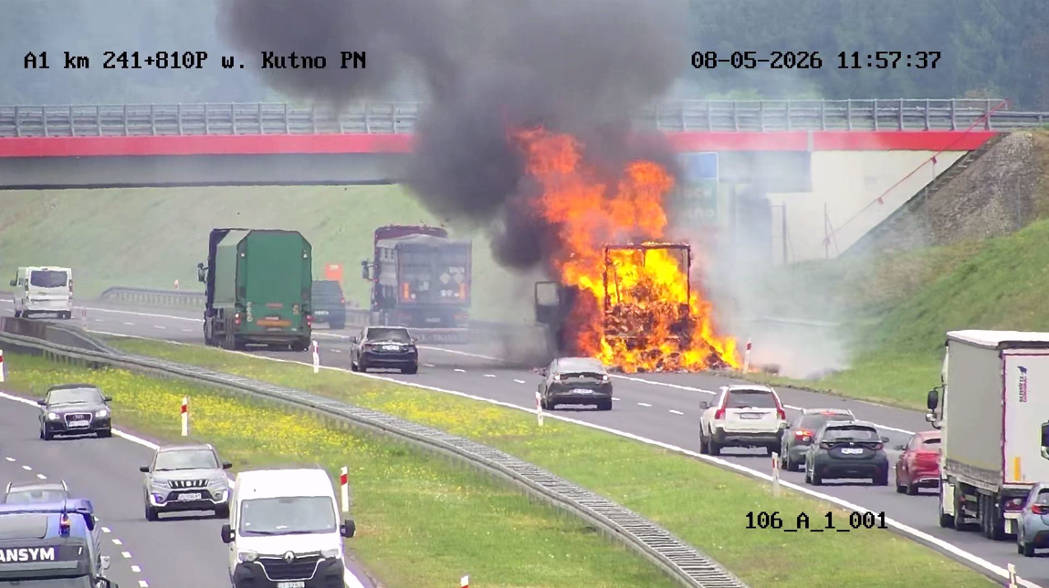 Pożar ciężarówki na A1. Utrudnienia przed weekendem przy węźle Kutno Północ