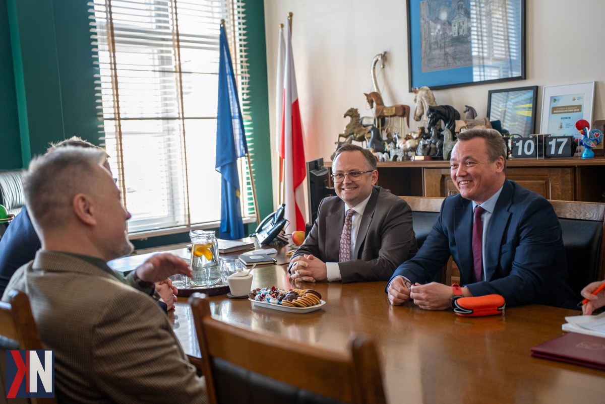 "Łódzka Specjalna Strefa Ekonomiczna i Miasto Konin ogłaszają nowy projekt - 37-hektarowy park przemysłowy Konin-Maliniec. Współpraca ta stanowi istotny krok w rozwoju regionu wschodniej Wielkopolski, przynosząc nowe możliwości dla lokalnej gospodarki."