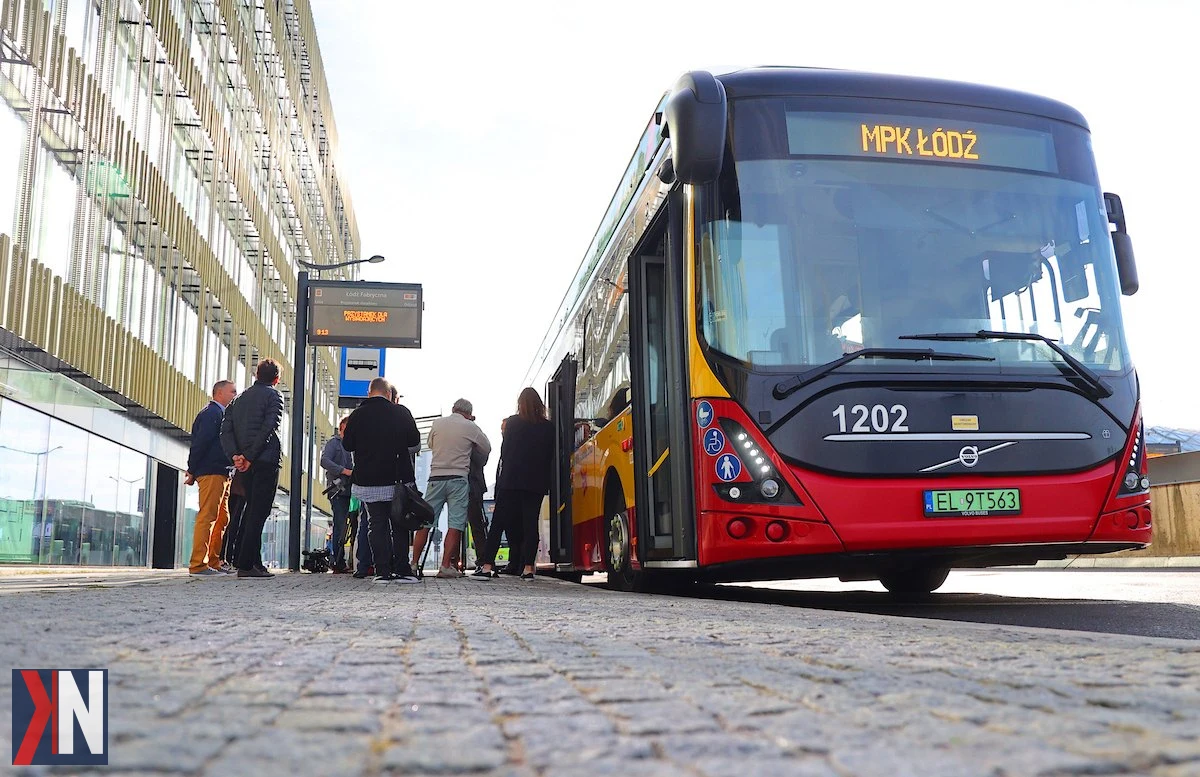 Urząd Miasta Łodzi zainwestował 3,27 mln zł w cyfrowy model transportowy, aby prowadzić badania nad ruchem miejskim i efektywnie planować remonty oraz nowe połączenia MPK. Artykuł omawia wyzwania związane z transportem w Łodzi oraz potrzebę wprowadzenia buspasów.