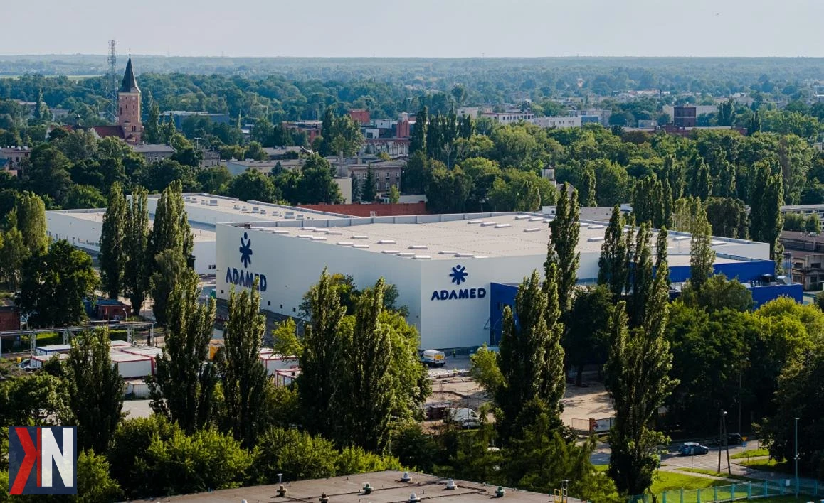 Nowa fabryka Adamed Pharma w Pabianicach - wizualizacja inwestycji za 300 mln zł, która zwiększy produkcję leków wziewnych i wspiera rozwój polskiego sektora farmaceutycznego.