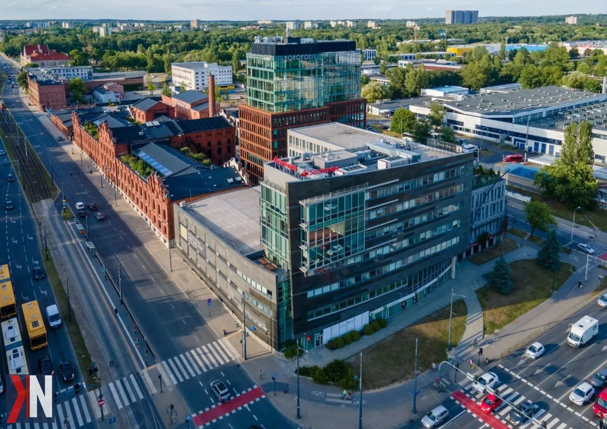 "Forum 76 - nowoczesny kompleks biurowy w sercu miasta, gdzie Bank Millennium zwiększa swoją powierzchnię biurową do 660 mkw., a Żabka wprowadza nowe usługi. Obraz przedstawia dynamiczny rozwój Forum 76 oraz jego atrakcyjną ofertę dla najemców."