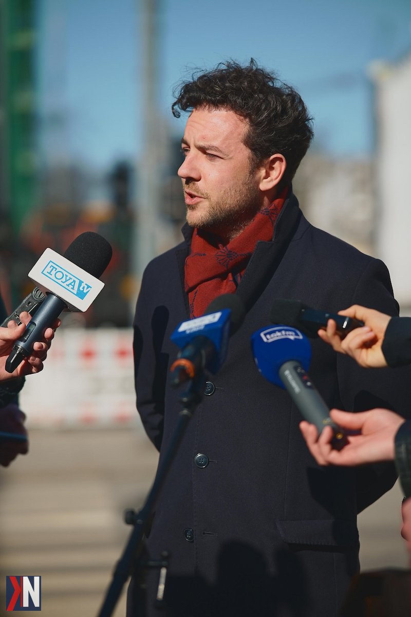 "Interaktywna mapa remontów w Łodzi - wizualizacja aktualnych prac drogowych w mieście. Od 1 marca drogowcy wrócili na ulice, wznawiając inwestycje i rozpoczynając nowe prace. Mapa dostępna dla mieszkańców i turystów, by śledzić zmiany w infrastrukturze."