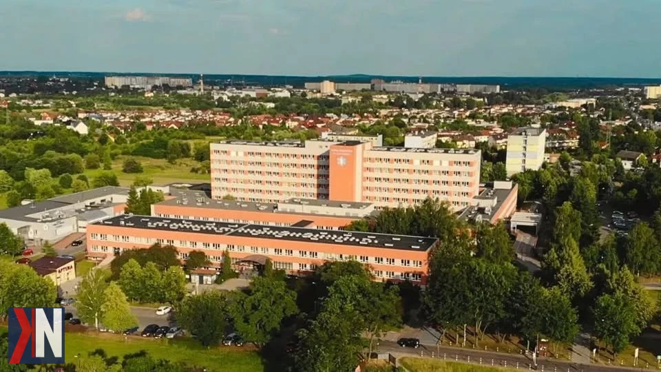 Nowoczesna przychodnia Podstawowej Opieki Zdrowotnej w Bełchatowie: odnowione gabinety i nowoczesne wyposażenie, gotowe na przyjęcie pacjentów po zakończonej modernizacji szpitala.