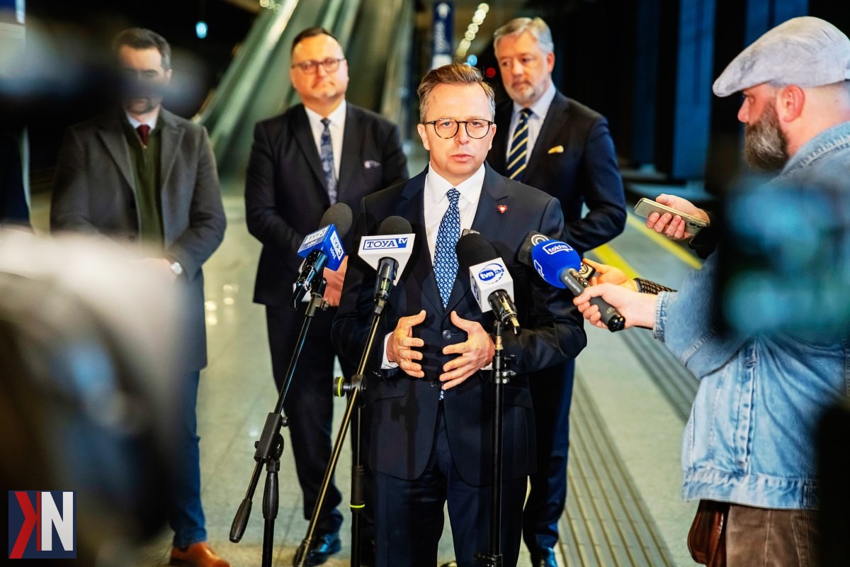 "Europosłowie w Łodzi na prezentacji inwestycji w tunel średnicowy i dworzec Łódź Fabryczna, które mają umożliwić szybki dojazd do Berlina i Wiednia w zaledwie 4 godziny. Zobacz, jak Port Polska zaprezentował swoje osiągnięcia w terenie."