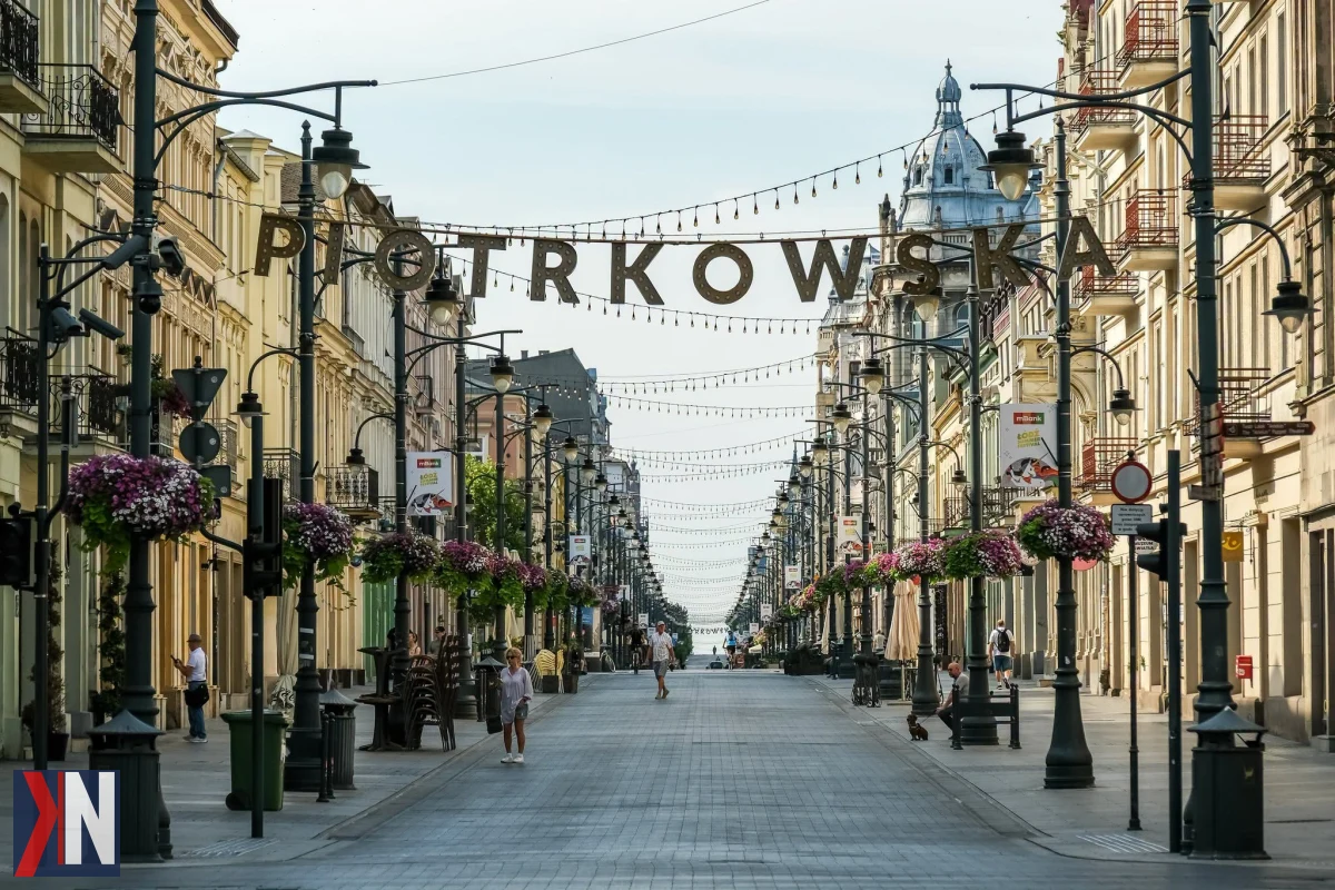 Zdjęcie przedstawiające panoramę Łodzi, ukazujące nowoczesne budynki mieszkalne oraz dynamiczny rozwój miasta, które wyróżnia się na rynku nieruchomości. Łódź, mimo rosnących cen lokali, pozostaje atrakcyjnym miejscem do inwestycji, oferując najwyższą rentowność wynajmu wśród dużych miast w Polsce.