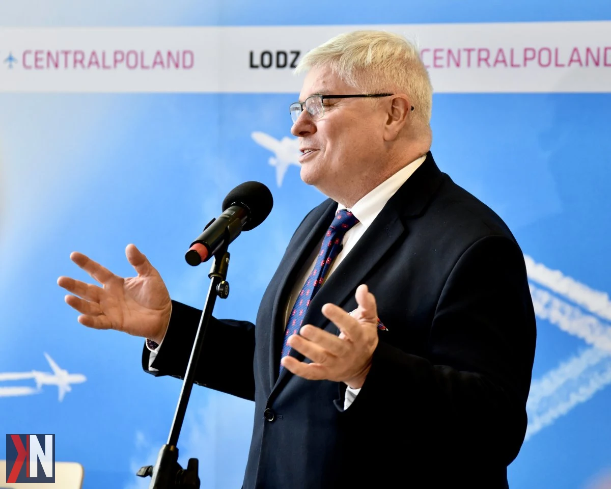 "Port Polska i lotnisko w Łodzi rozpoczynają współpracę – podpisanie listu intencyjnego między Centralnym Portem Komunikacyjnym a Portem Lotniczym Łódź. Celem jest stworzenie efektywnego systemu transportu lotniczego w Polsce Centralnej."