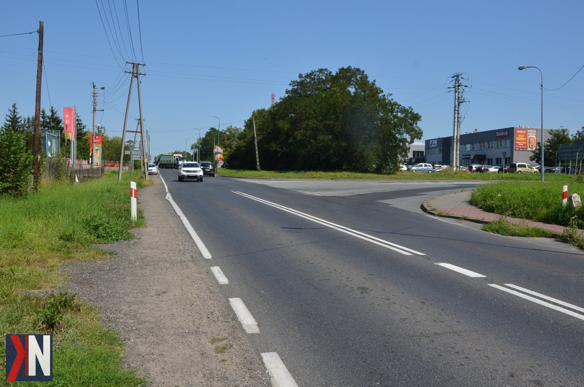 "Zmiany drogowe w Tomaszowie Mazowieckim - nowy tunel i rondo na wjeździe do miasta. Inwestycja ma na celu poprawę komunikacji i uporządkowanie ruchu na kluczowym odcinku drogi S8."