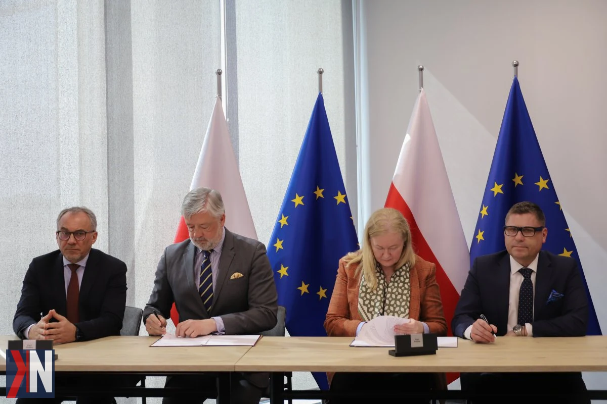 "Port Polska ogłosi przetargi na projekty o wartości 40 mld zł w 2026 roku, co stanowi największy impuls inwestycyjny w Polsce od lat. W tle dynamiczny rozwój infrastruktury i nowe możliwości dla inwestorów. Zdjęcie przedstawia port morską w Polsce, symbolizującą przyszłe inwestycje."