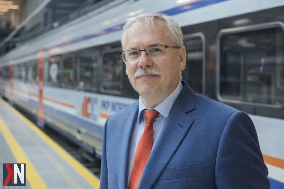 "Rewolucja w rozkładzie jazdy PKP Intercity w Łodzi - zmiany w siatce połączeń od grudnia, które przyniosą korzyści dla mieszkańców. Kongres Kolei Dużych Prędkości w hotelu Ambasador Premium w Łodzi, gdzie prezes PKP Intercity zapowiada nowoczesne rozwiązania."