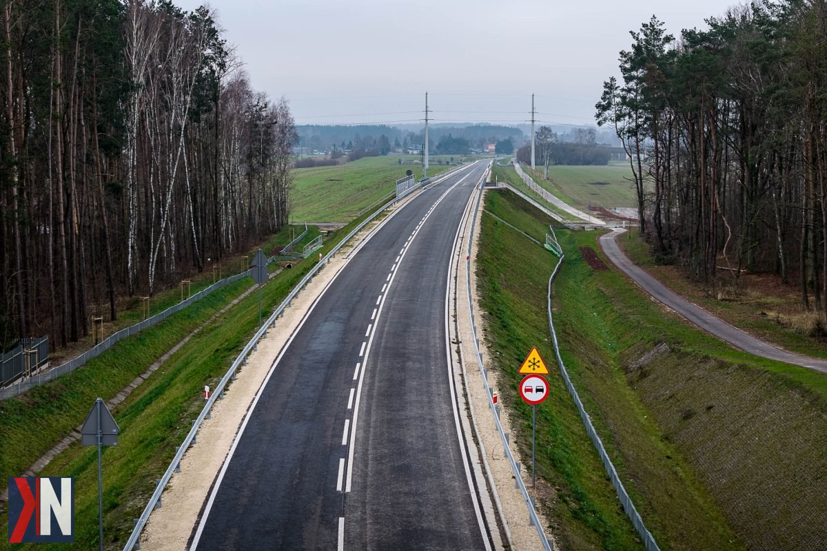 "Otwarcie wschodniej obwodnicy Bełchatowa - nowa, 8-kilometrowa trasa, która zmienia układ komunikacyjny miasta, ułatwiając ruch tranzytowy i poprawiając komfort życia mieszkańców."