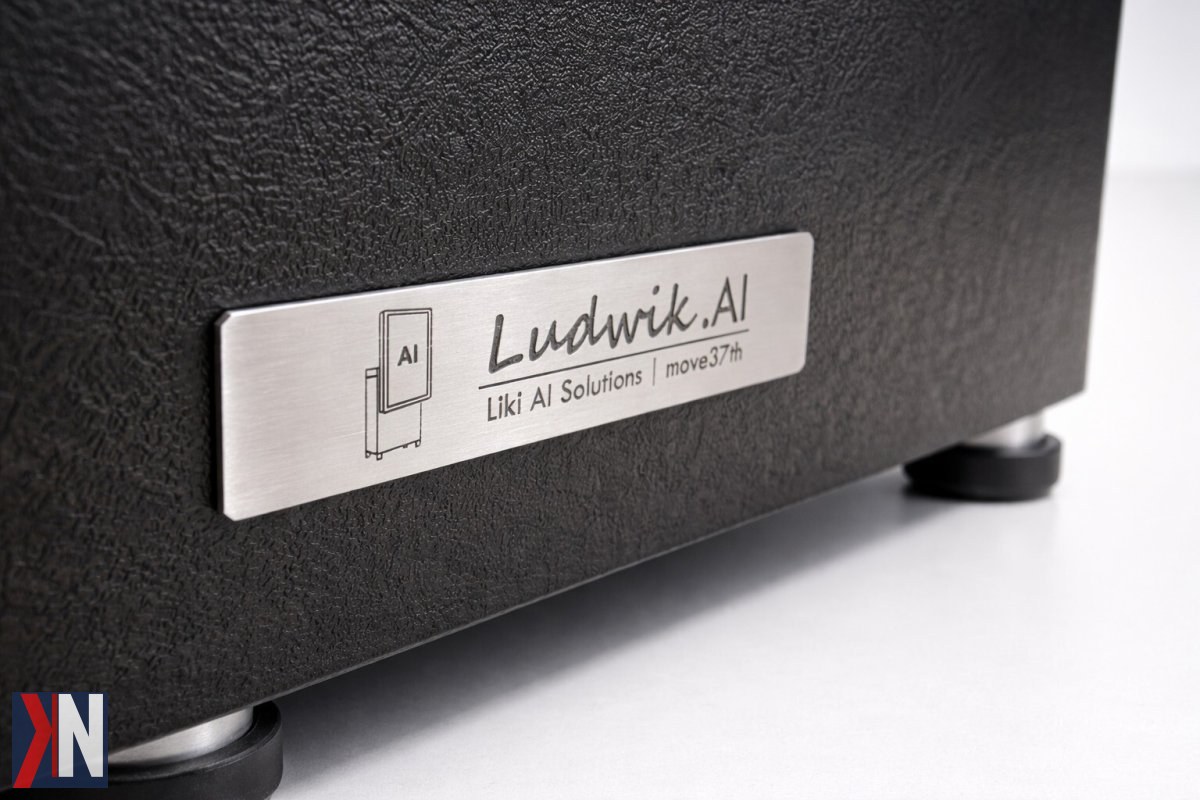 "Zdjęcie przedstawia zespół łódzkiej firmy, która rozwija innowacyjnego asystenta AI o nazwie 'Ludwik'. Asystent ma na celu ułatwienie mieszkańcom załatwiania spraw urzędowych. W tle widoczna jest nowoczesna przestrzeń biurowa, co podkreśla rozwój technologii w Łodzi."