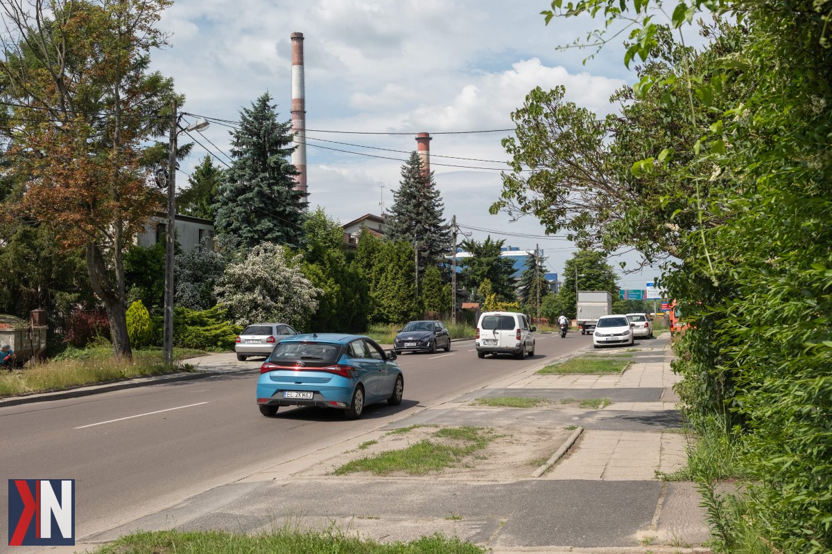 "Przebudowa ul. Pojezierskiej w Łodzi rozpoczyna się 19 lipca – zdjęcie prezentuje wizualizację planowanych zmian, które mają trwać dwa lata. Zmiany w komunikacji na Bałutach będą korzystne dla mieszkańców i poprawią infrastrukturę."
