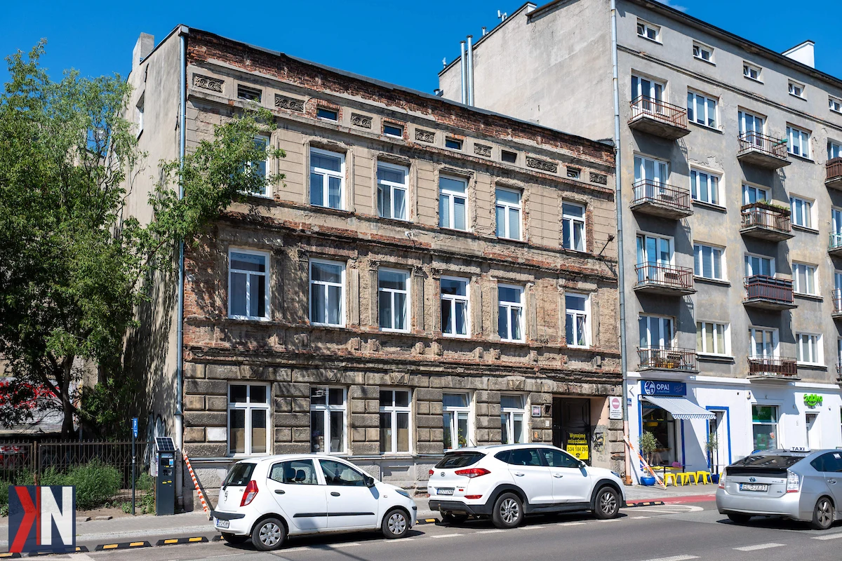 Kamienica przy ul. Rewolucji 1905 r. 40 w Łodzi, zaplanowana do remontu elewacji frontowej i przejazdu bramowego, zyska swój historyczny wygląd. Budynek, wzniesiony w 1893 roku według projektu Fryderyka Sztarka, odzyska piękno sprzed lat dzięki wsparciu miasta w wysokości ponad 124 tys. zł.