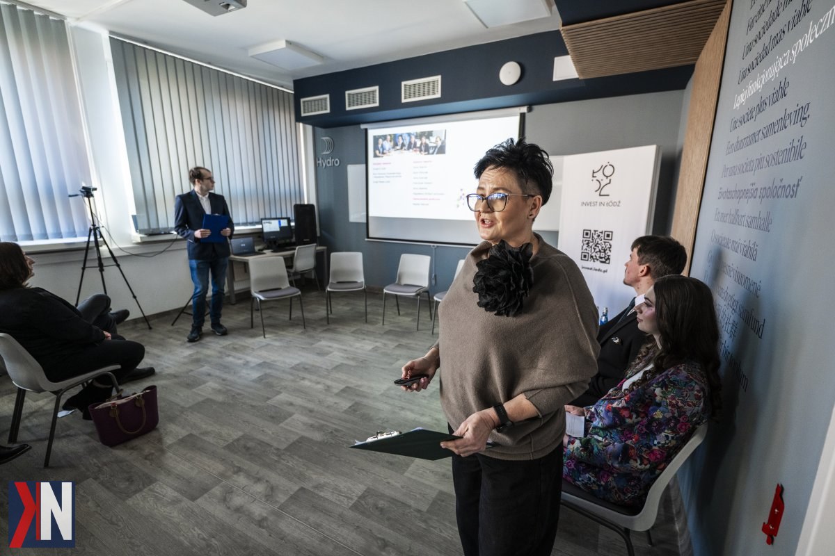 "Łódź przed rewolucją: wizualizacja szybkiej kolei w aglomeracji, reprezentująca stabilny przemysł, silne zaplecze logistyczne i dynamiczny rynek pracy, który czeka na transformację."