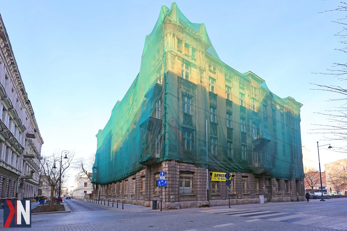 "Kamienica 'pod Motylem' w Łodzi - zabytkowy budynek na sprzedaż, w centrum miasta, przygotowany przez Uniwersytet Łódzki do przetargu. Urokliwa architektura i historia tego miejsca przyciągają uwagę i mogą stać się idealnym miejscem dla nowych inwestycji."