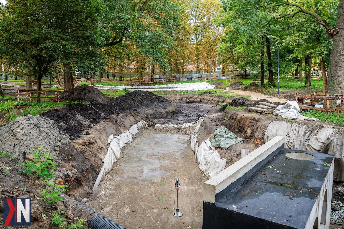 Łódzki Lamus - widok na projekt przywracający rzekę do życia w parku im. Jana Kilińskiego, który ma zakończyć się jeszcze w 2026 roku. Mieszkańcy Łodzi wkrótce będą mogli cieszyć się płynącym Lamusem w sercu miasta.