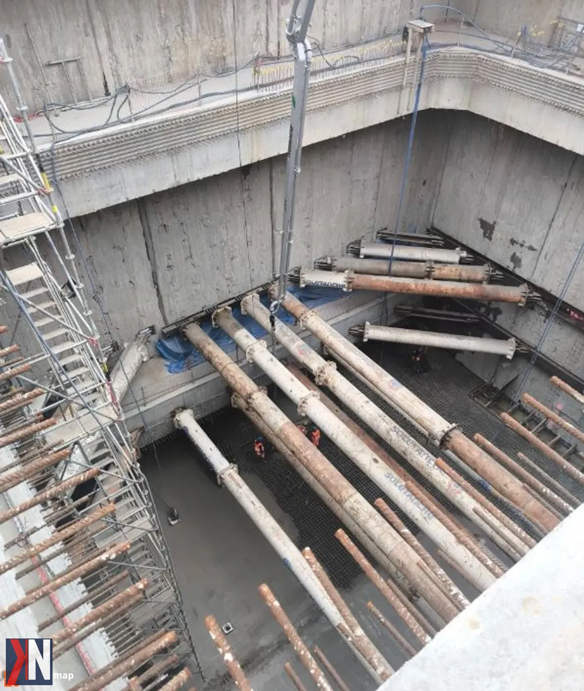 "Budimex zakończył budowę komory „Fabryczna” w Łodzi, kluczowego elementu infrastruktury dla przyszłego tunelu dalekobieżnego w ciągu linii kolejowej nr 85, który wspiera rozwój transportu kolejowego w regionie."